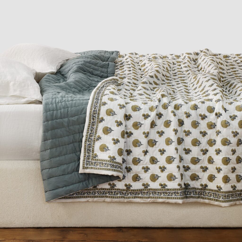 Minimal Soft Woven Bed Quilt