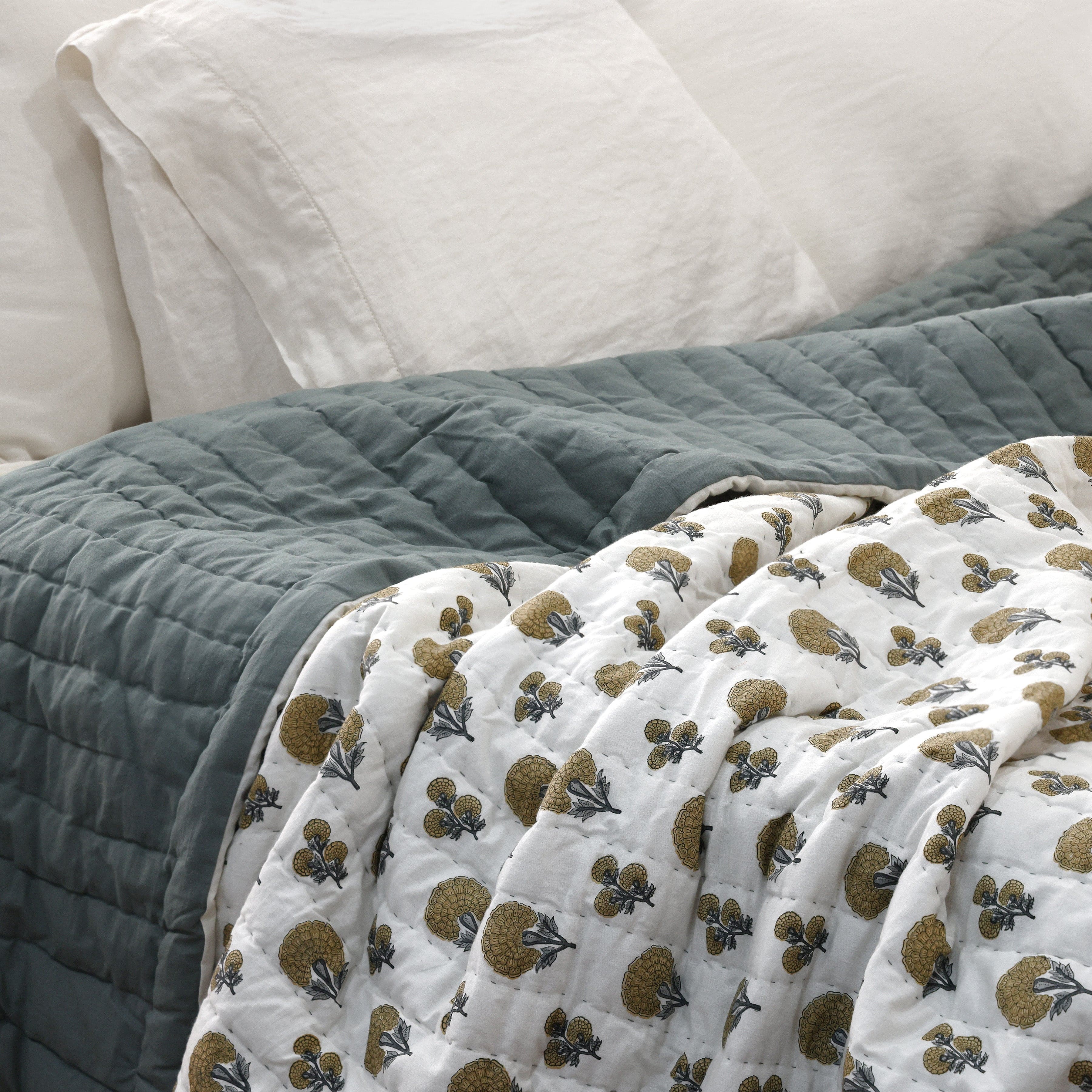 Minimal Soft Woven Bed Quilt - Image 2