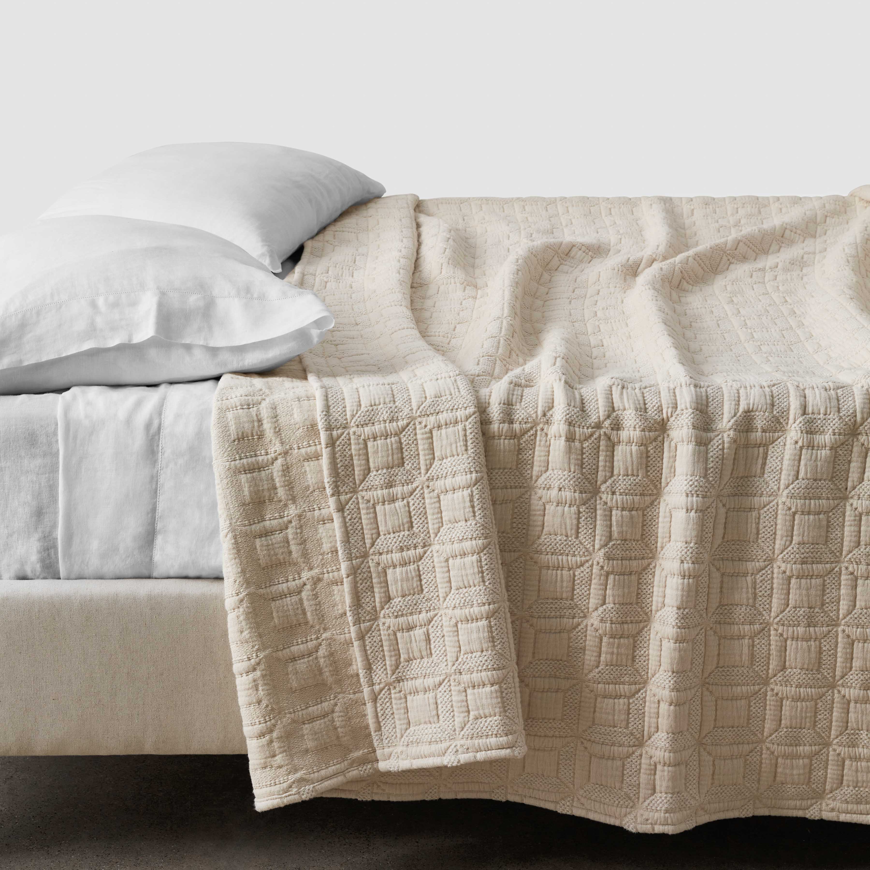 Modern Soft Cotton Bed Quilt - Image 3
