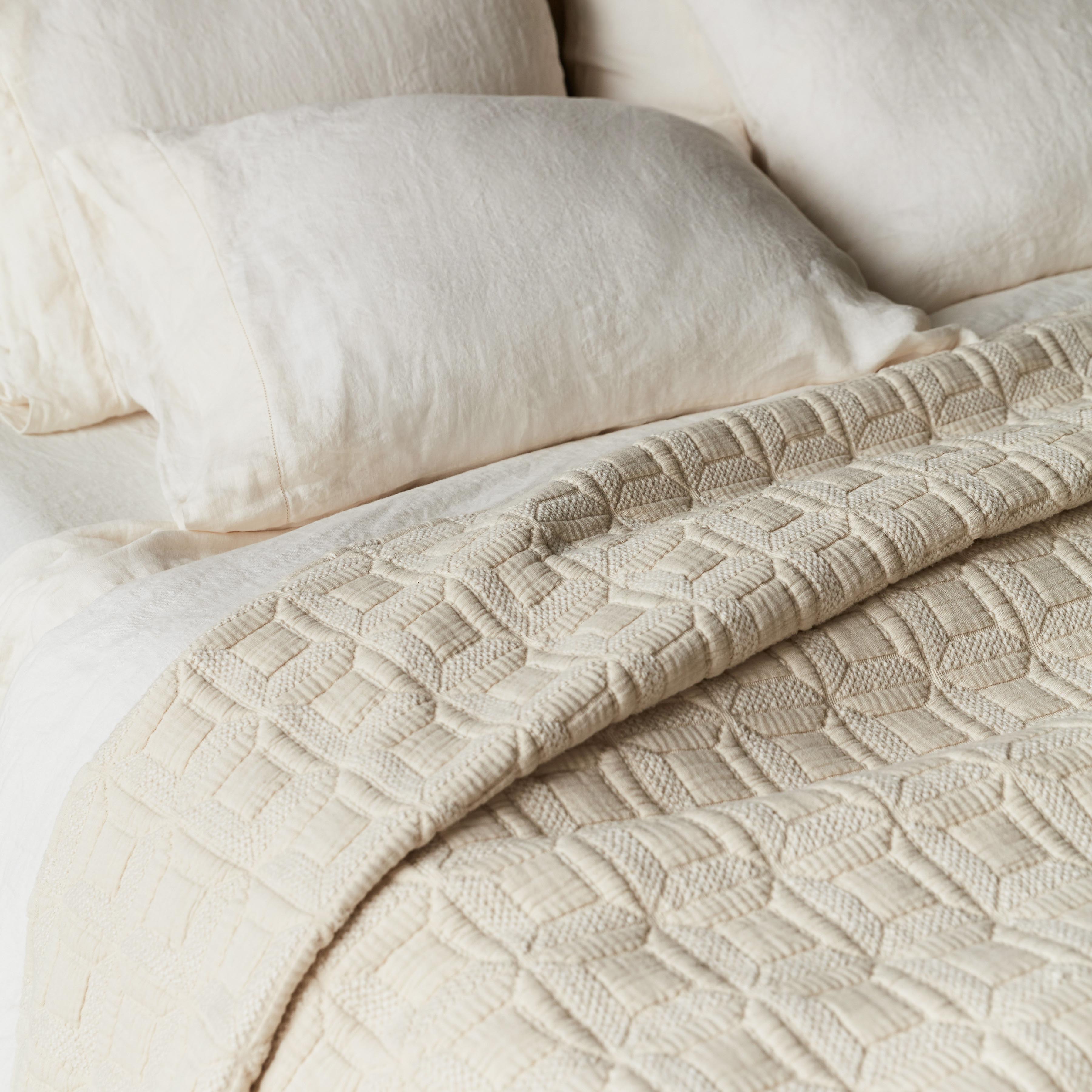 Modern Soft Cotton Bed Quilt - Image 6