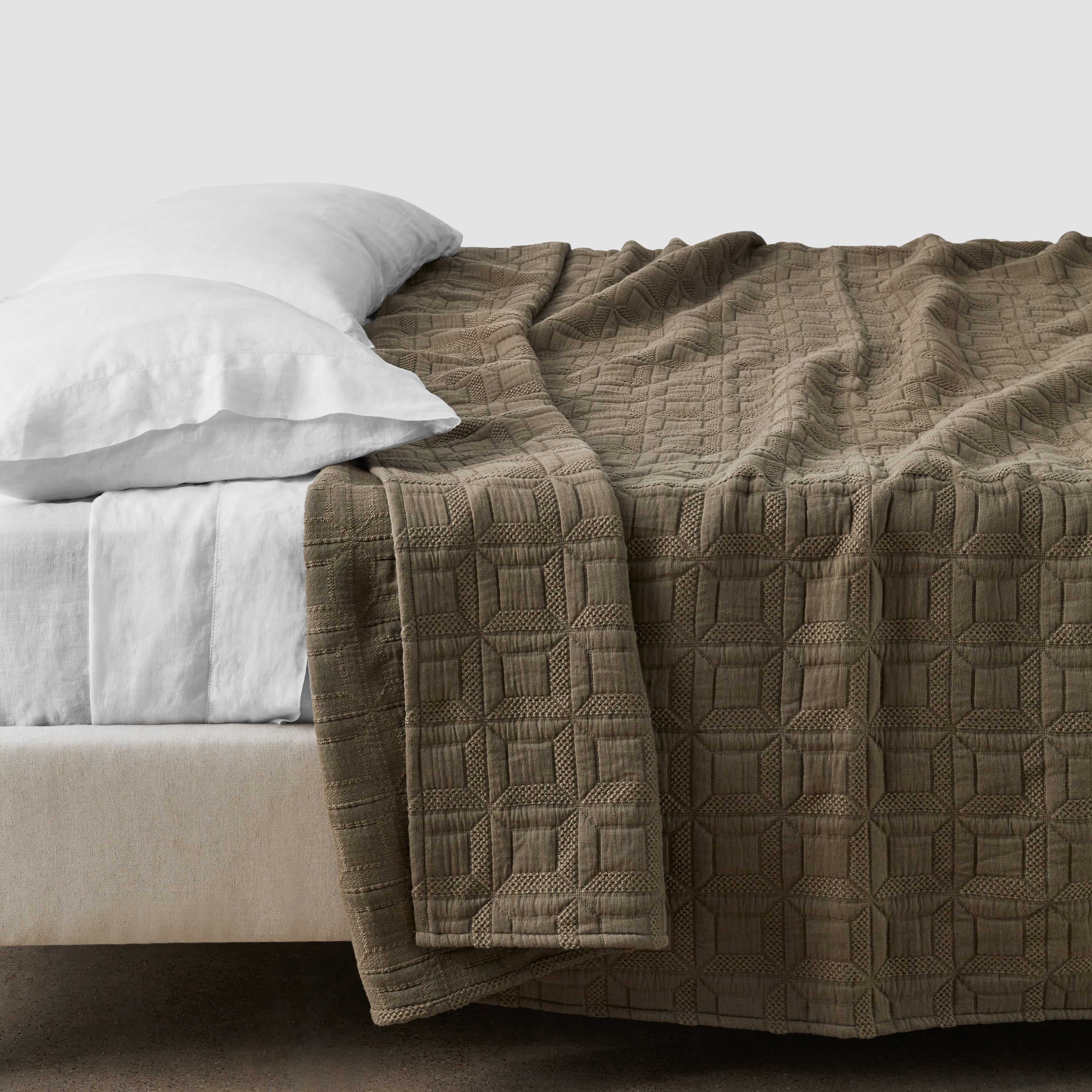 Modern Soft Cotton Bed Quilt