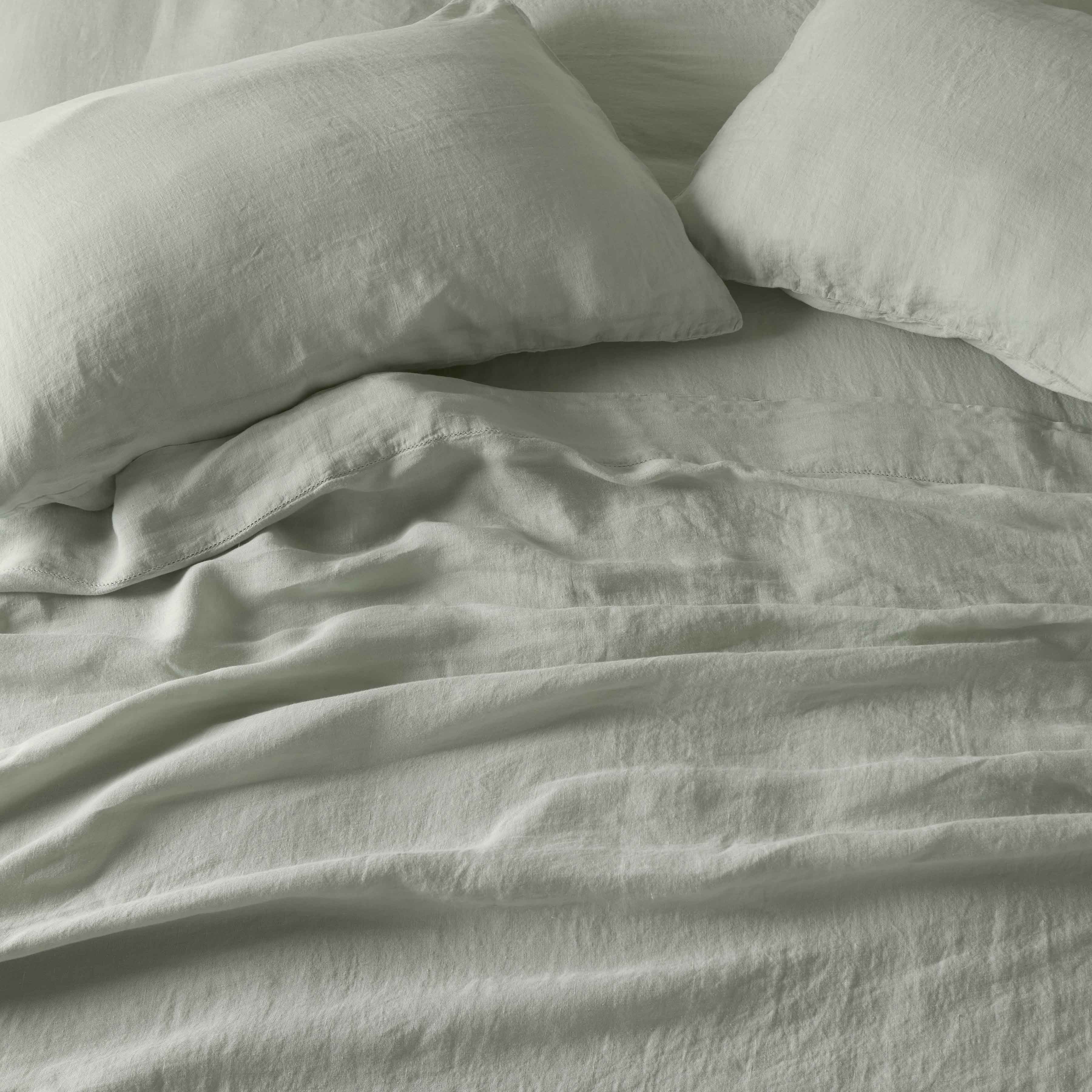 Stonewashed Linen Bedding Bundle in Green - Image 150
