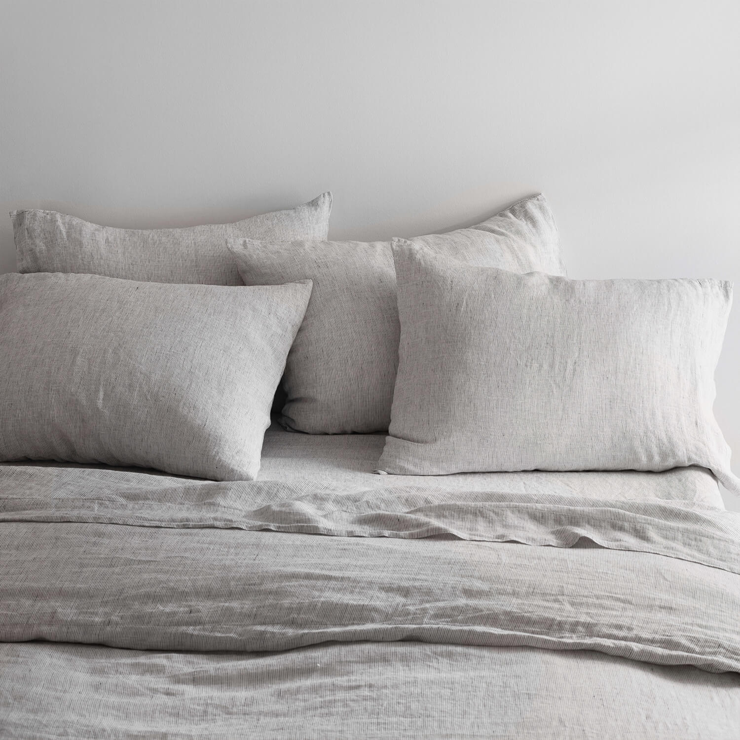 Stonewashed Linen Bedding Bundle in Green - Image 33