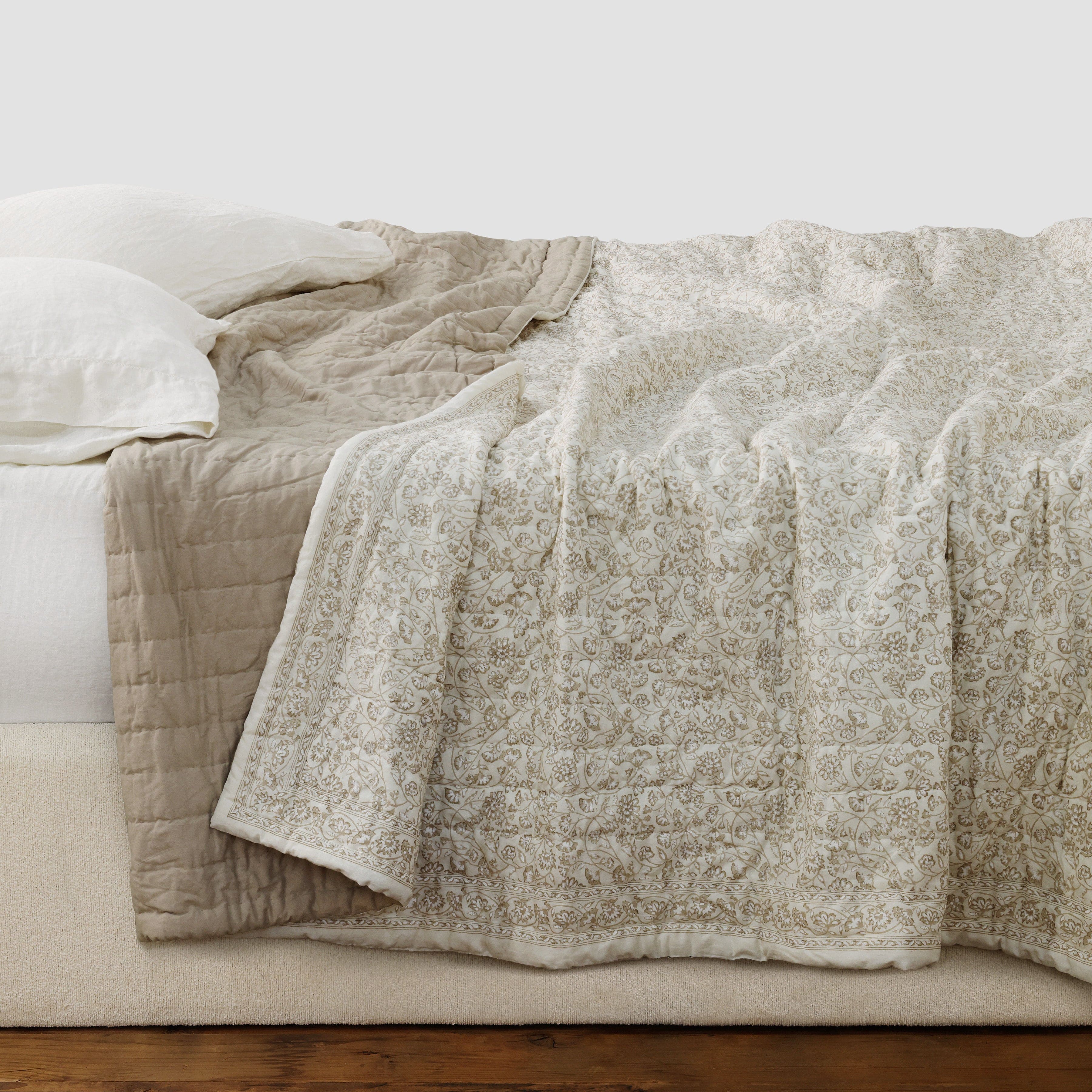 Soft Woven Bed Quilt in Sand
