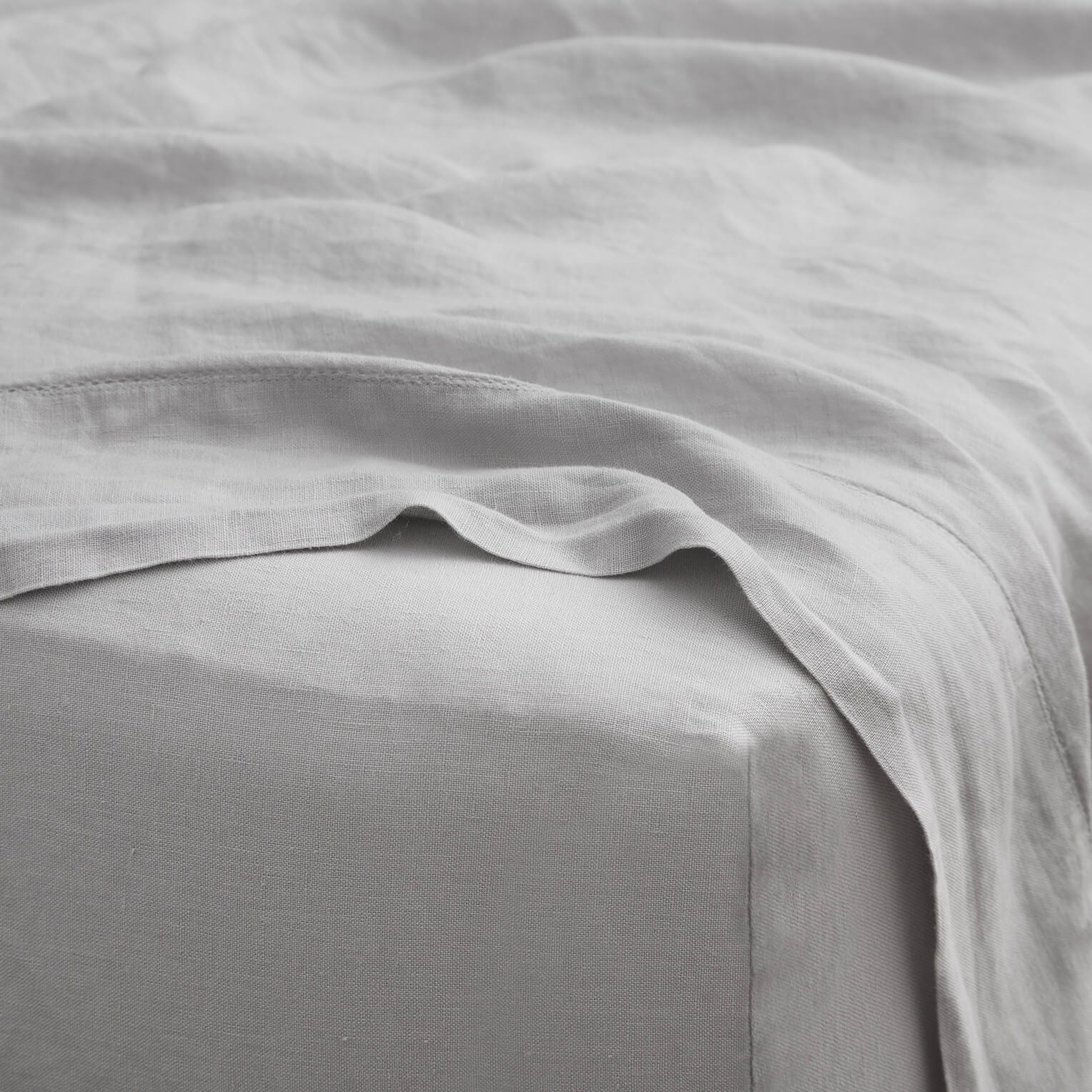 Stonewashed Linen Bedding Bundle in Green - Image 30