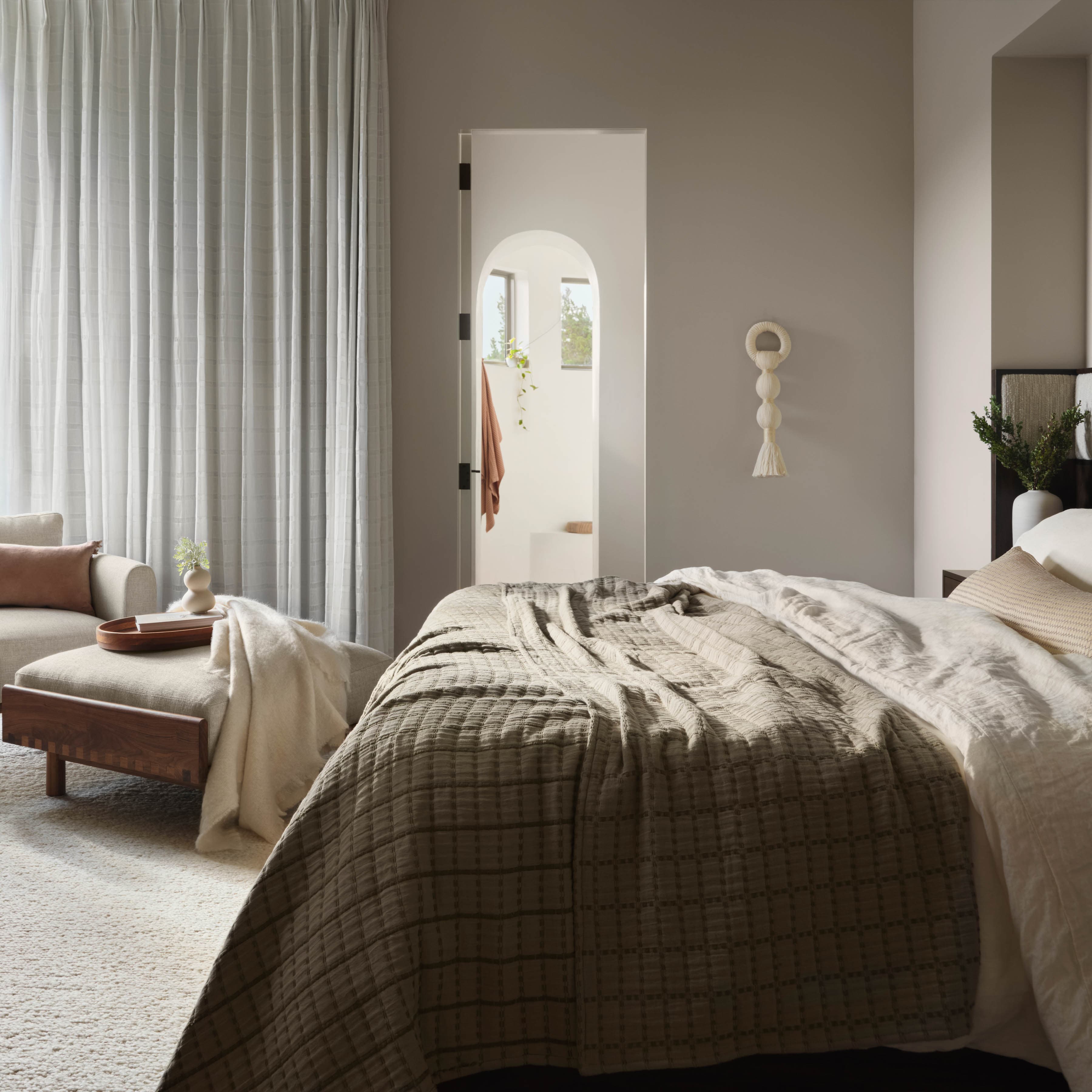 Modern Coastal Cotton Bed Quilt - Image 7