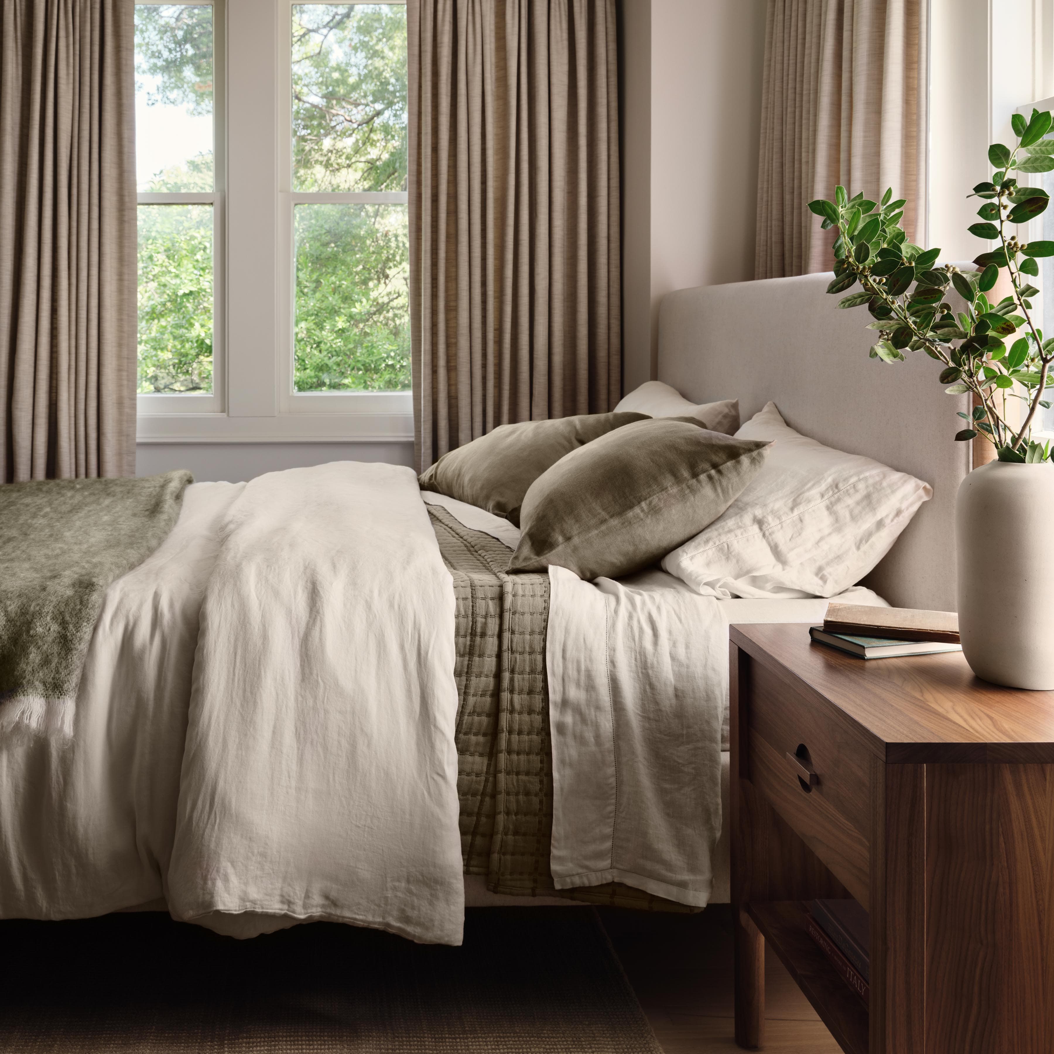 Modern Coastal Cotton Bed Quilt - Image 10
