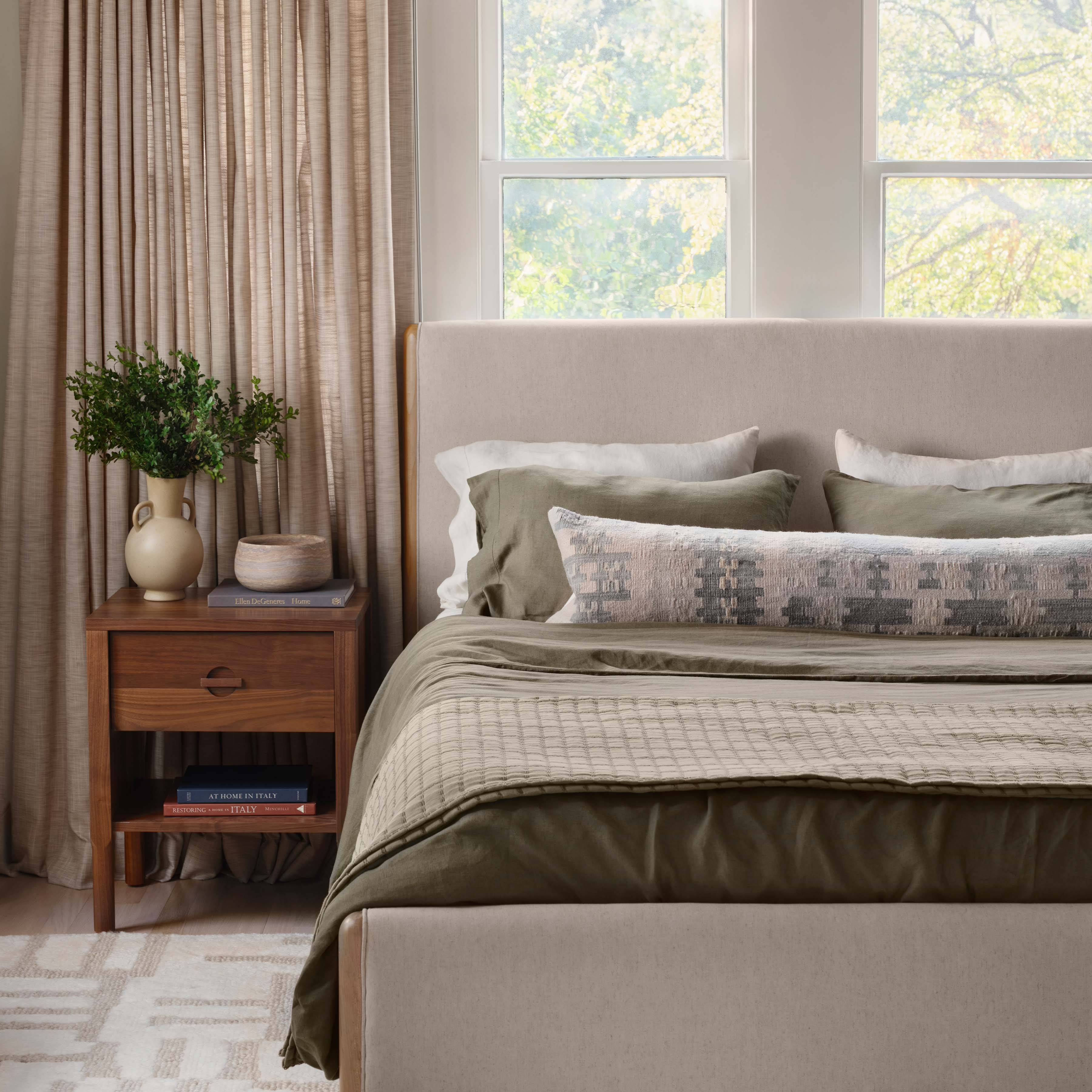 Modern Coastal Cotton Bed Quilt - Image 12