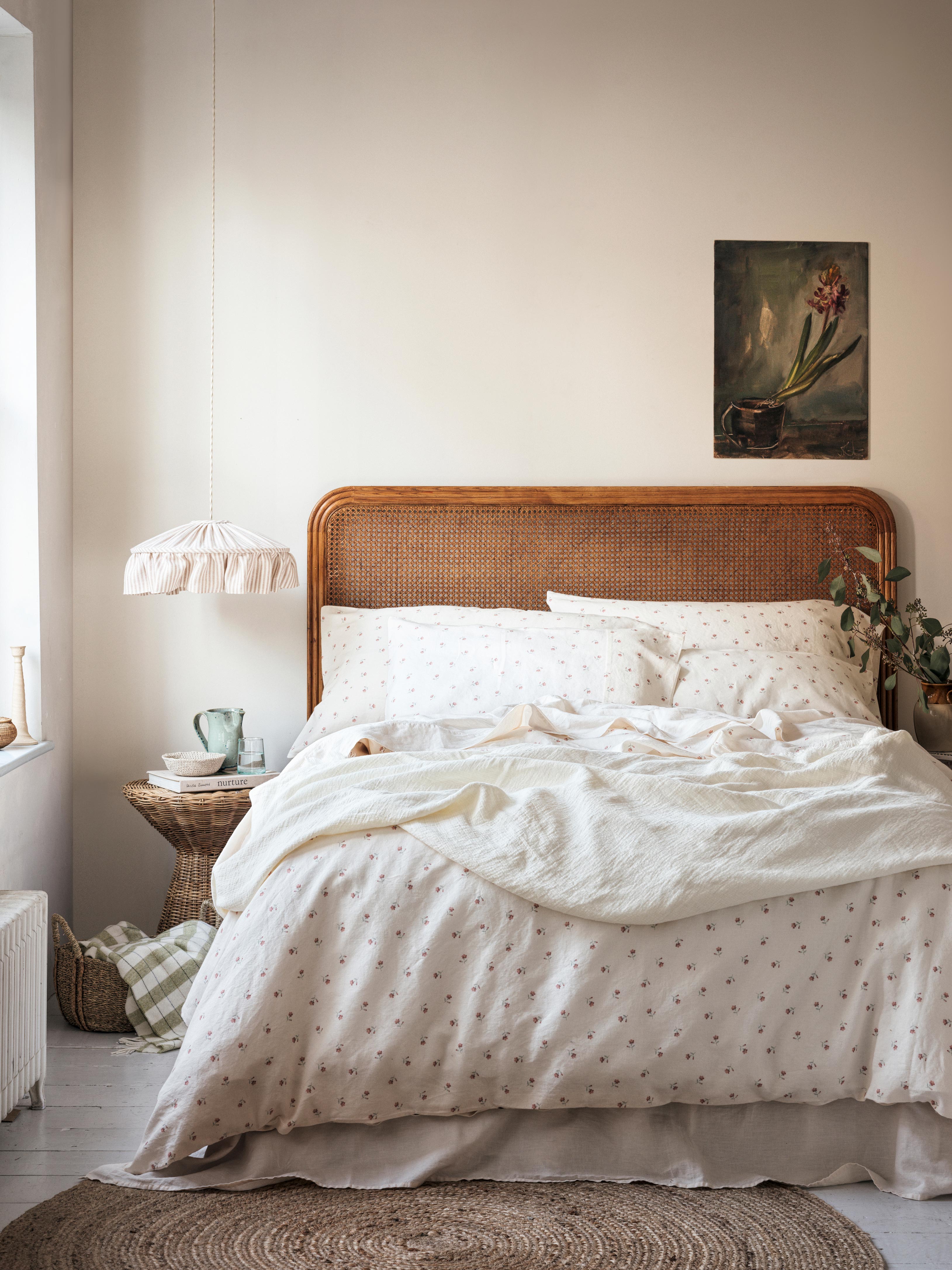 Pearl Floral Linen Blend Duvet Cover - Image 2