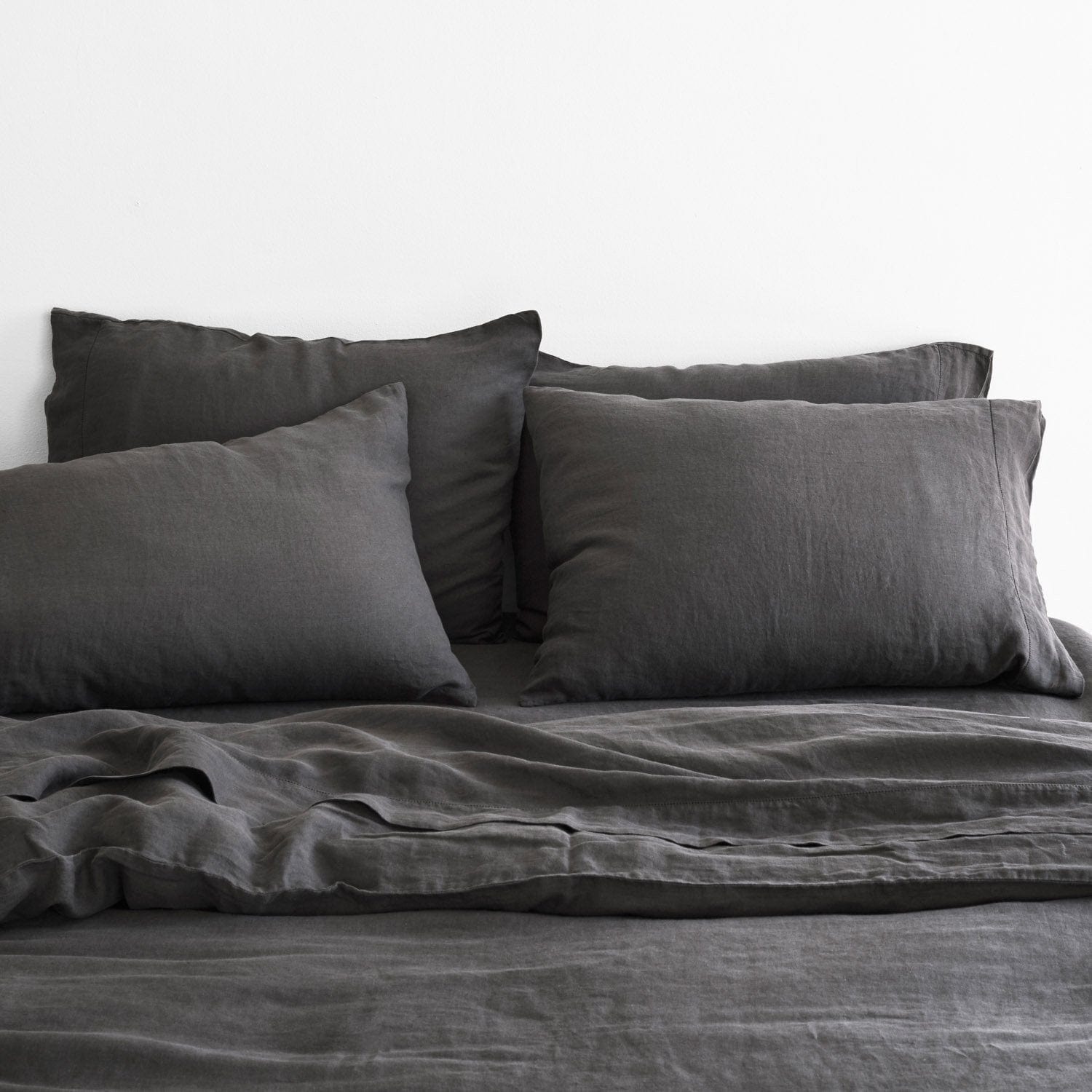 Stonewashed Linen Bedding Bundle in Green - Image 40