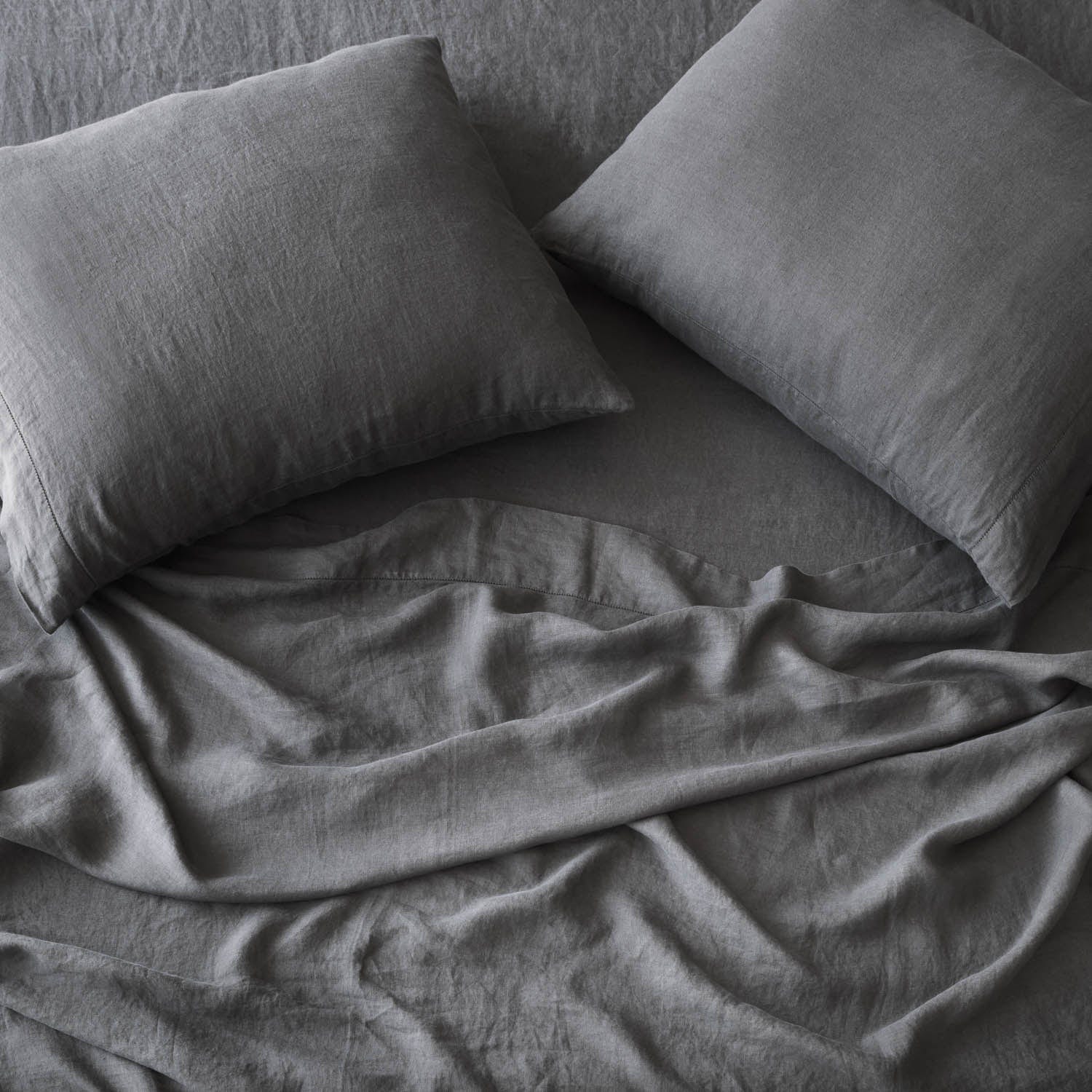 Stonewashed Linen Bedding Bundle in Green - Image 43