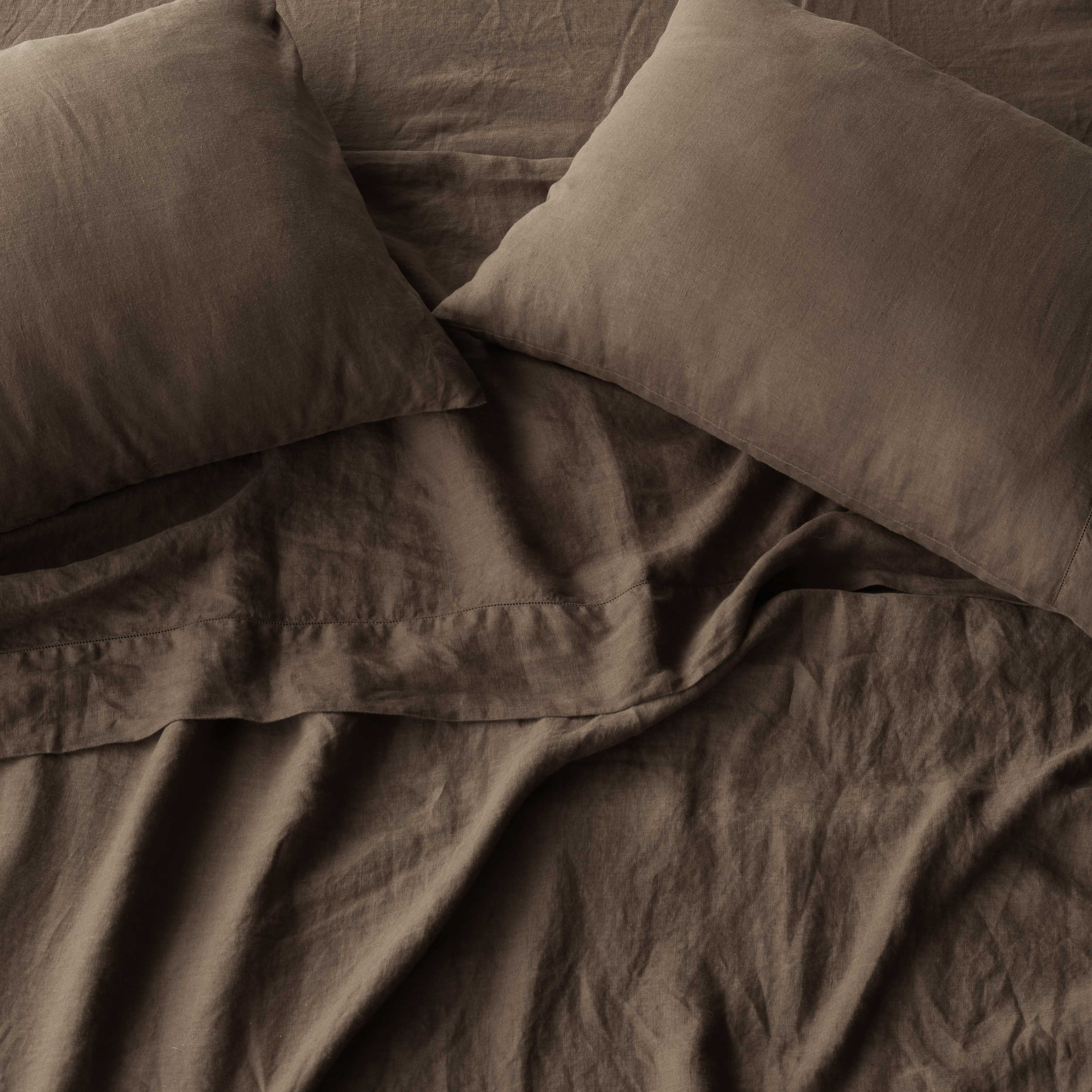 Stonewashed Linen Bedding Bundle in Green - Image 115