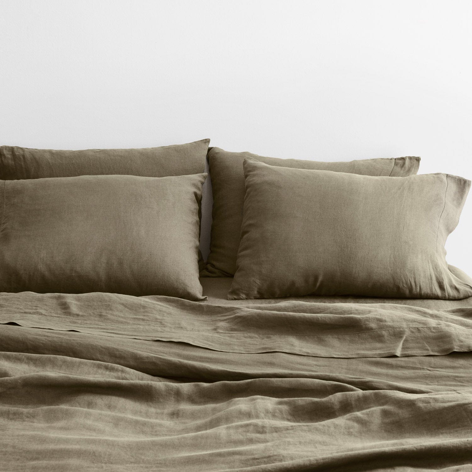 Stonewashed Linen Bedding Bundle in Green - Image 49