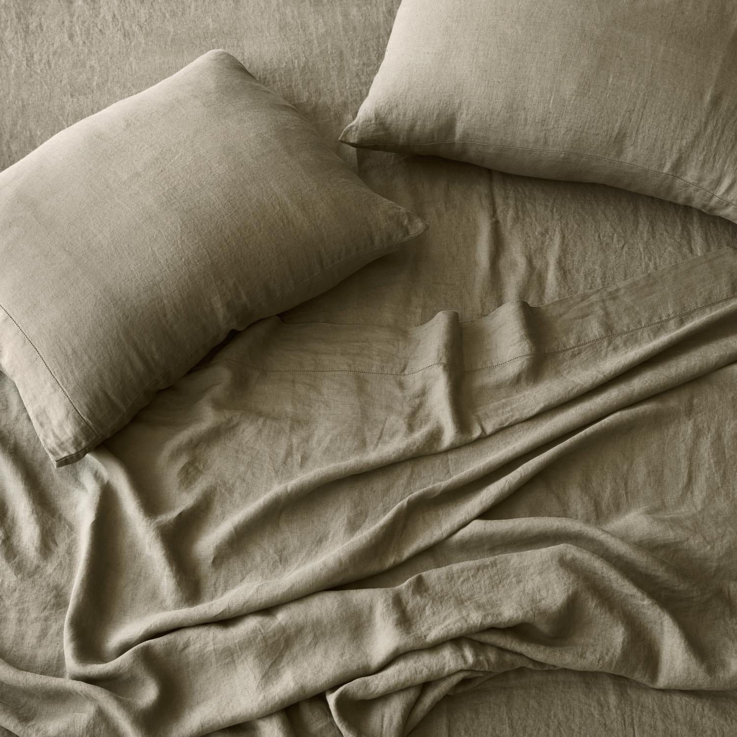 Stonewashed Linen Bedding Bundle in Green - Image 51