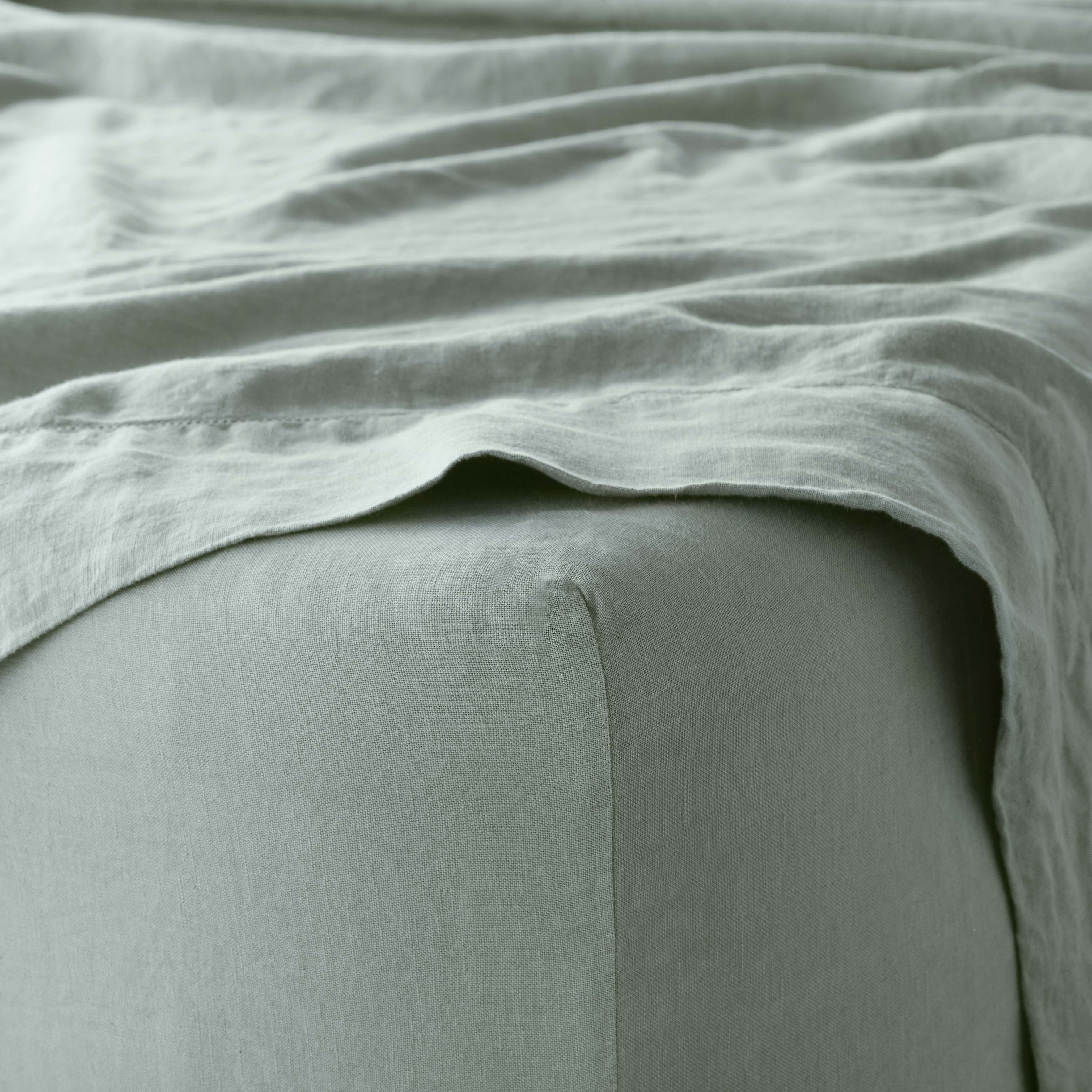 Stonewashed Linen Bedding Bundle in Green - Image 110
