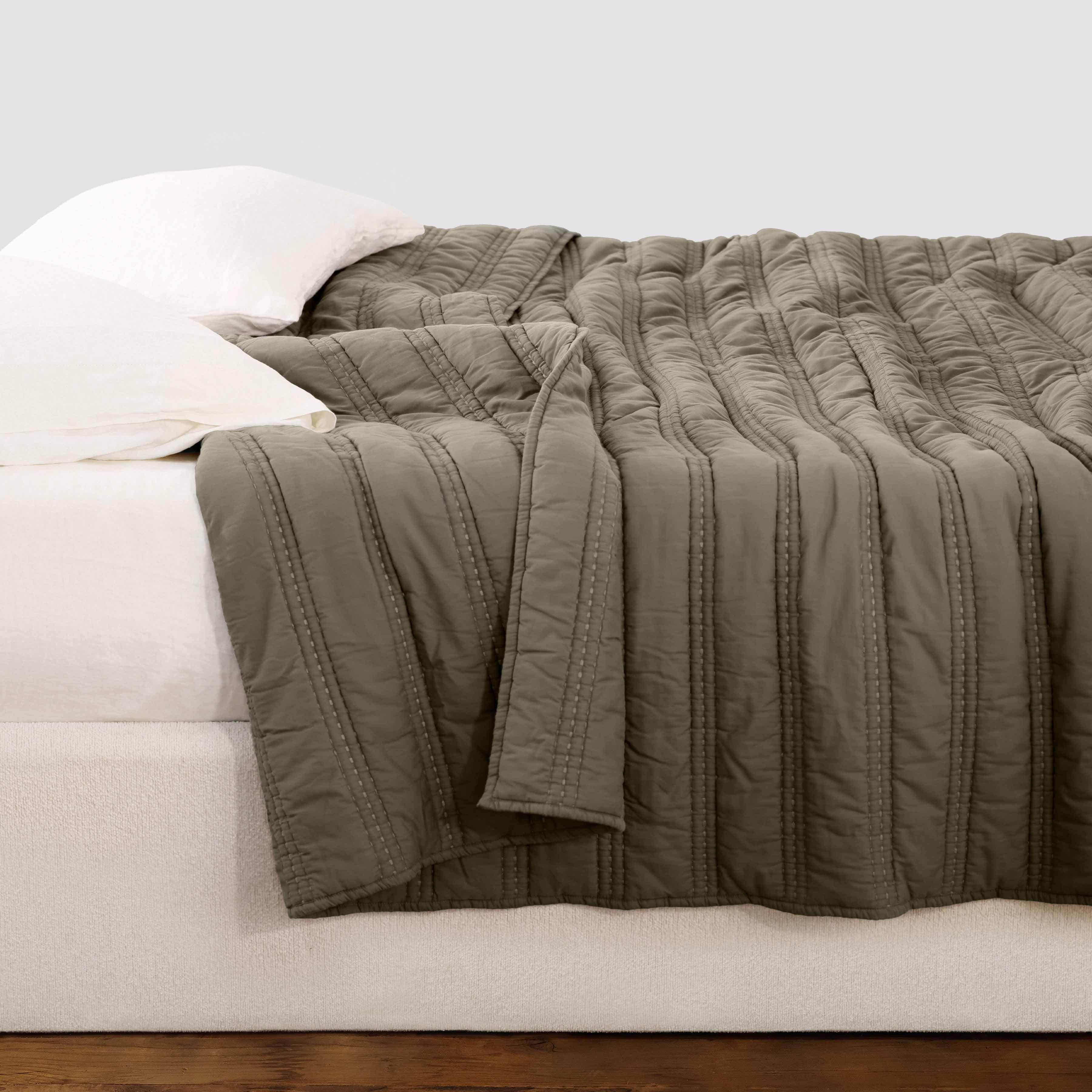 Organic Cotton Percale Bed Quilt in Blue - Image 3