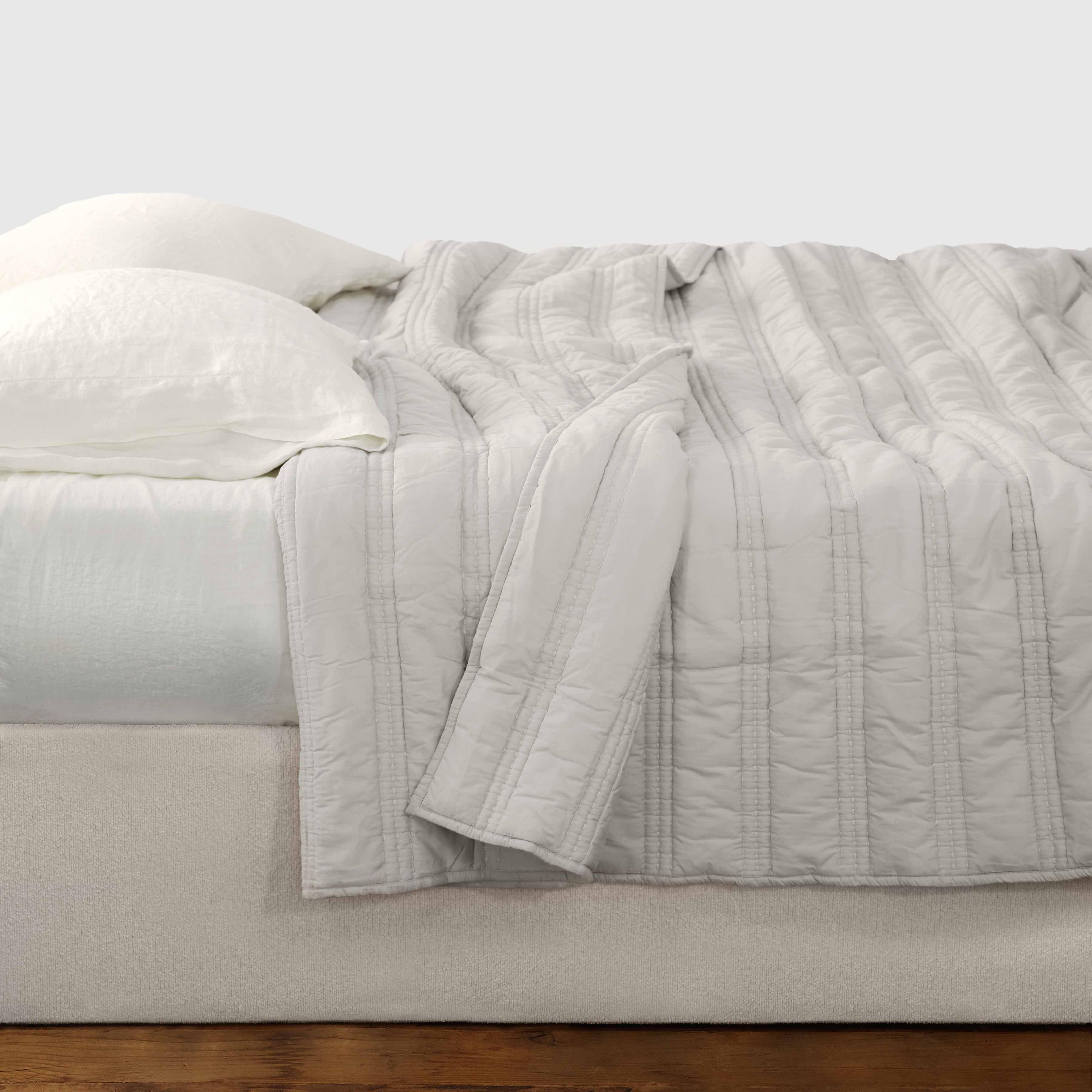 Organic Cotton Percale Bed Quilt in Blue - Image 2