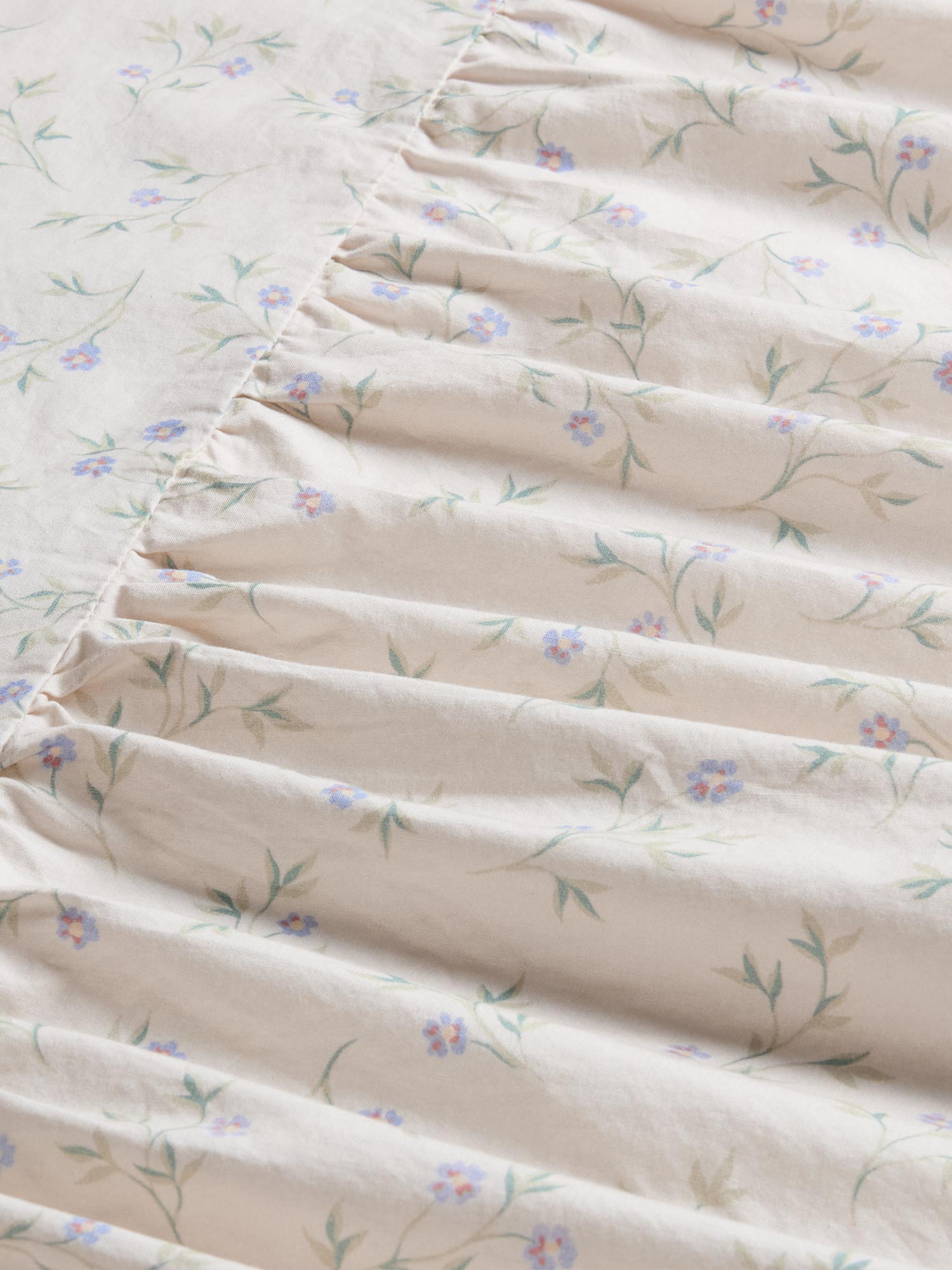 Cream Floral Cotton Bed Valance - Image 3